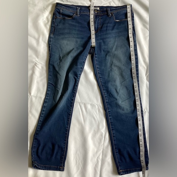 Free People Women’s Straight Leg Jeans - Picture 5 of 9
